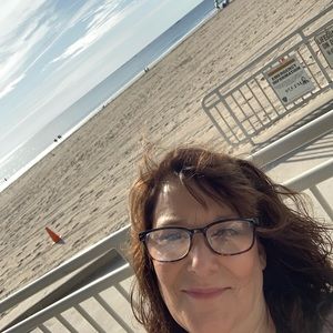 Meet your Posher, Ellen